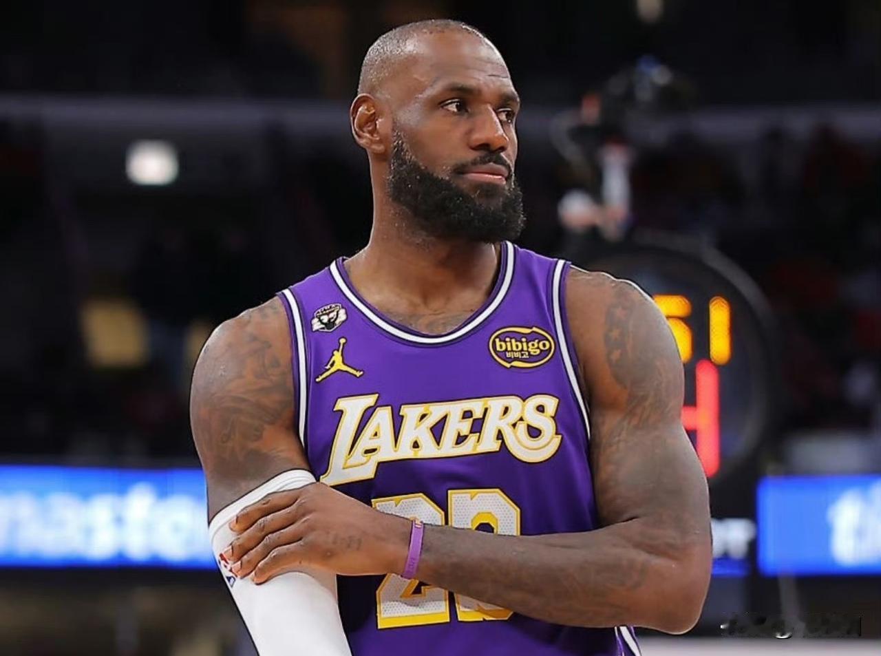 2026年至今，詹姆斯的第四节表现：

104分联盟第一
22次助攻联盟第二
7