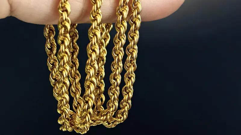 2月21日，湖南长沙中国黄金蔡锷中路店的高店长透露，这春节假期金价上涨就像给金价