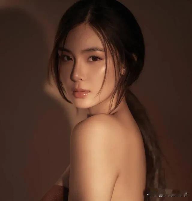 张颖颖与汪小菲的过往恋情因富家女再次引发热议

在日复一日的平凡中，我们总是可以