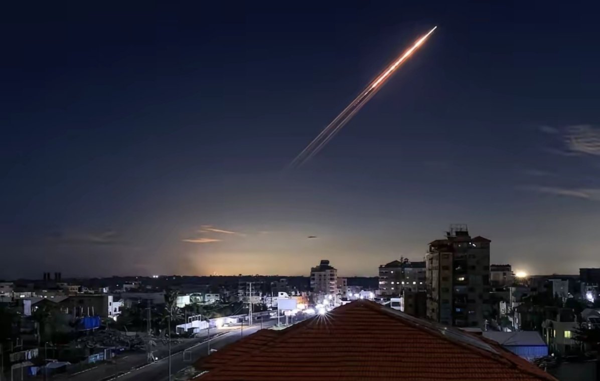 美国已要求伊朗立即无条件投降，华盛顿声称绝对不会和德黑兰达成任何协议。如果没记错