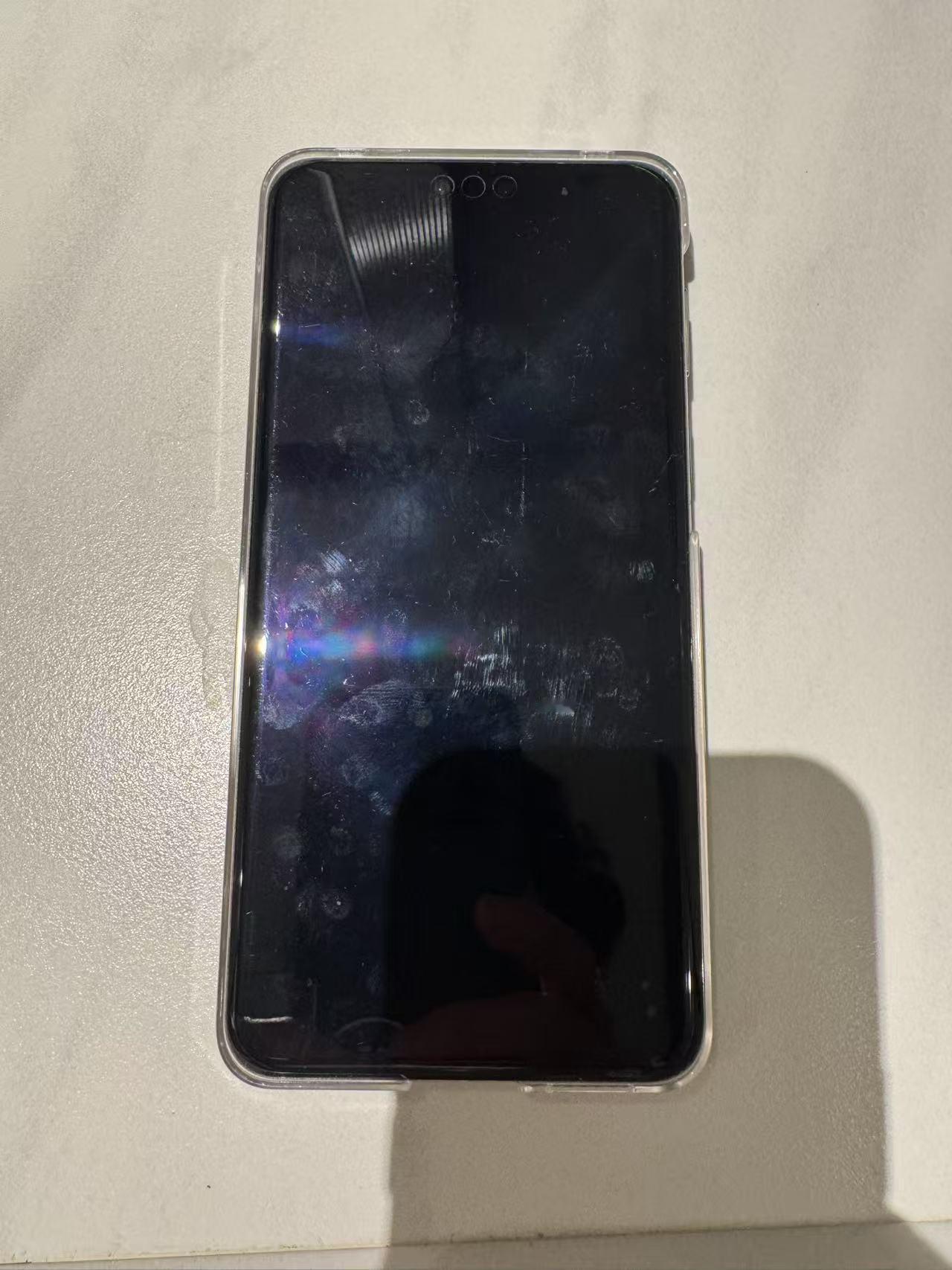 我可爱的华为手机，我不得不又要吐槽你。早上五点钟我在五台山上，录制雨中风景，远处