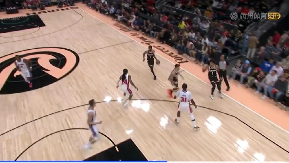 精彩对攻！半场活塞队67-54老鹰队，看数据：他是头号功臣！

本场比赛，活塞队