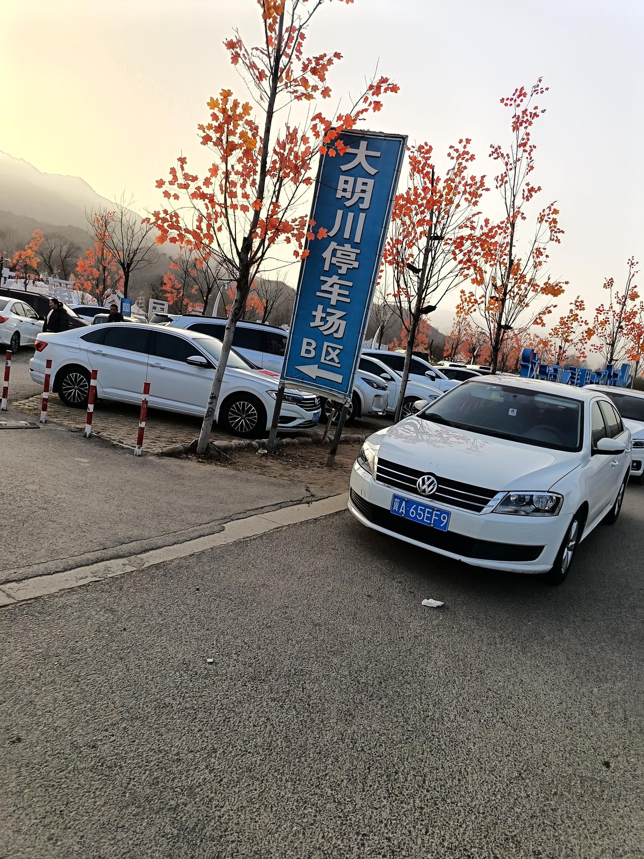 路边公共停车位收费是否合理? 路边公共停车位收费合不合理，得从多方面看。有人觉得