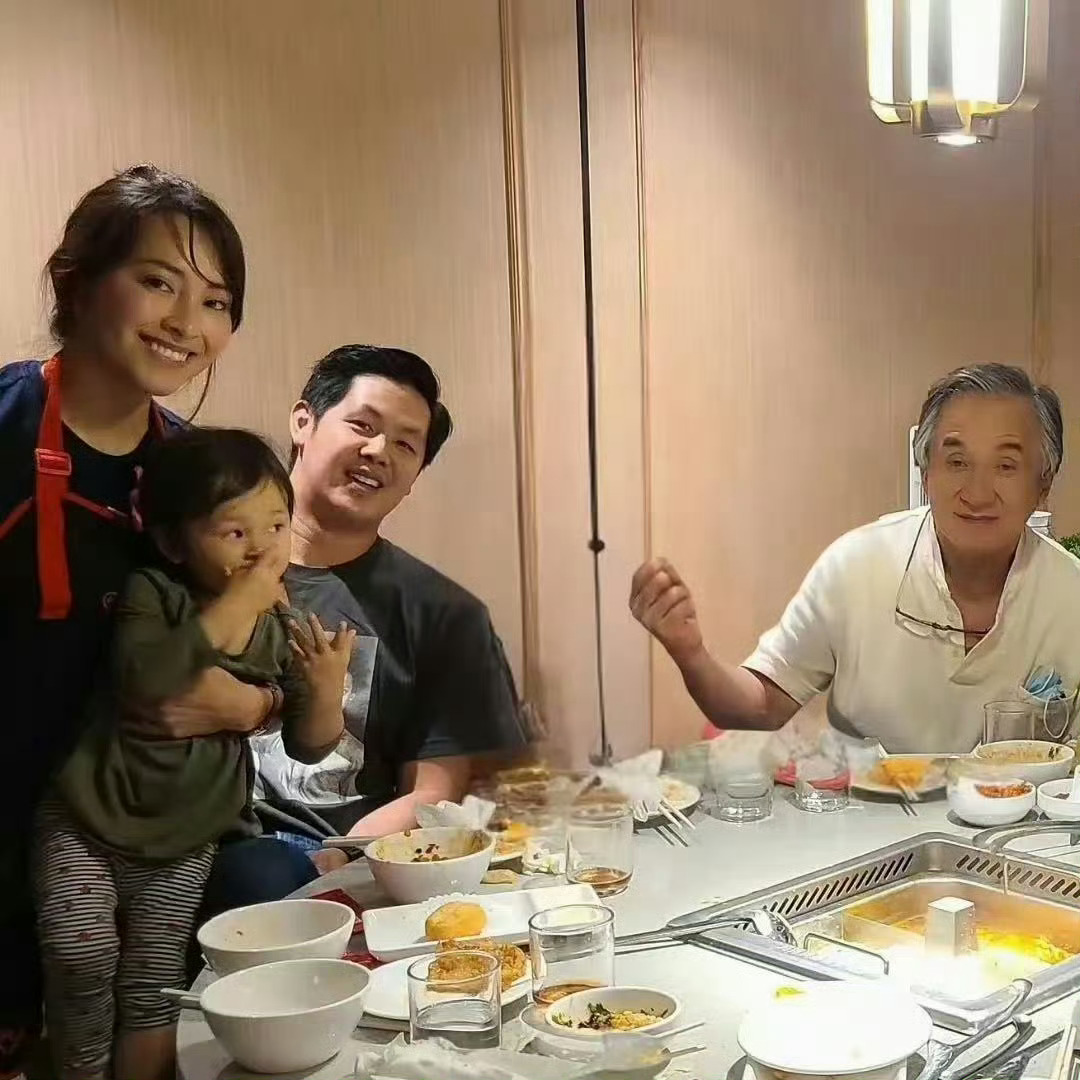 成龙大哥都72了啊！ 