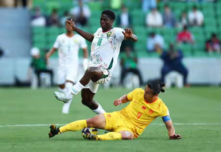 国际足球系列赛 国足0-2不敌喀麦隆足球国足 北京时间3月31日14点，FIFA