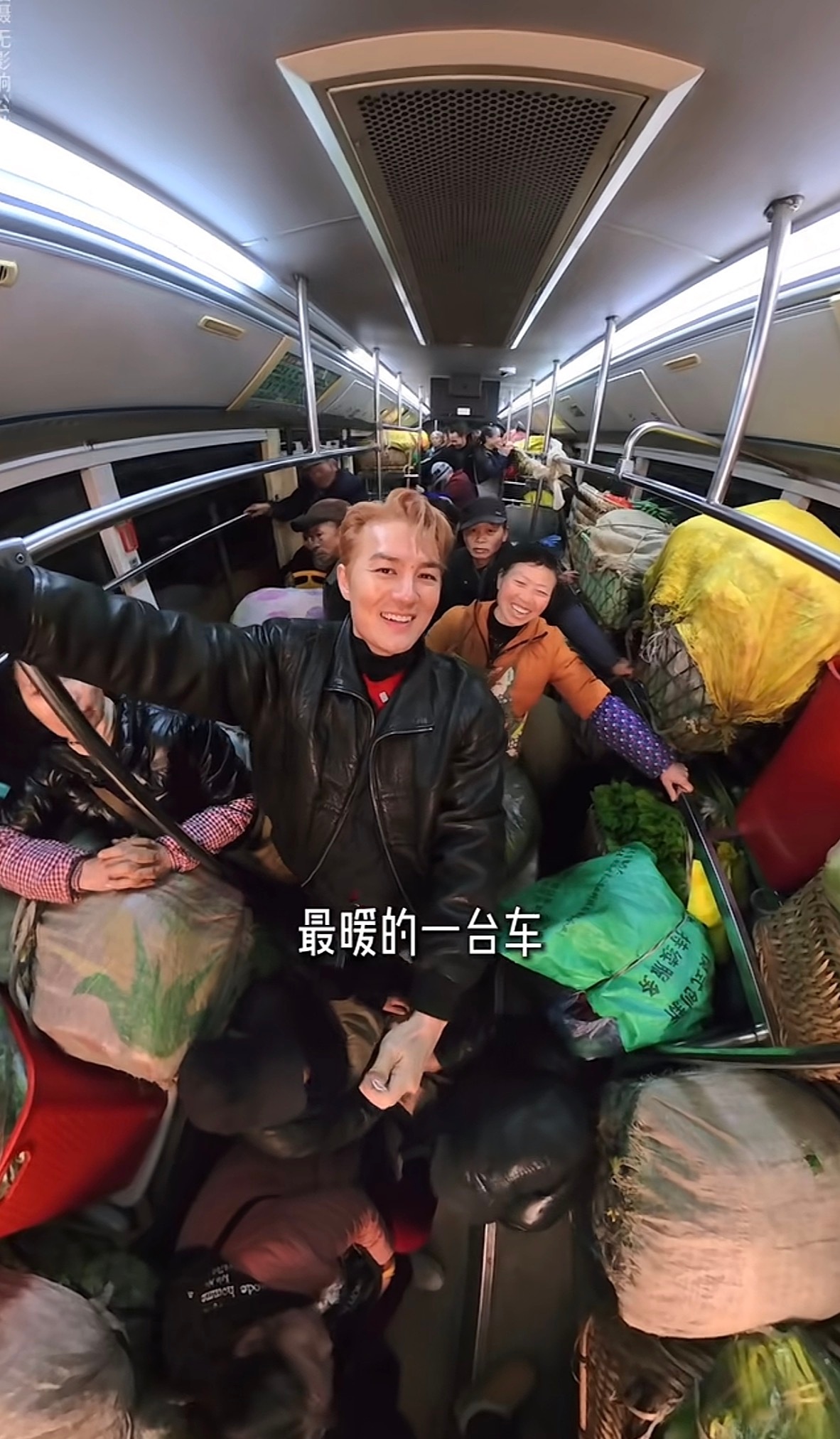 代表谈吴克群帮农民卖3万斤菜看了吴克群帮助农民卖菜、帮助老奶奶卖橘子的视频，看得