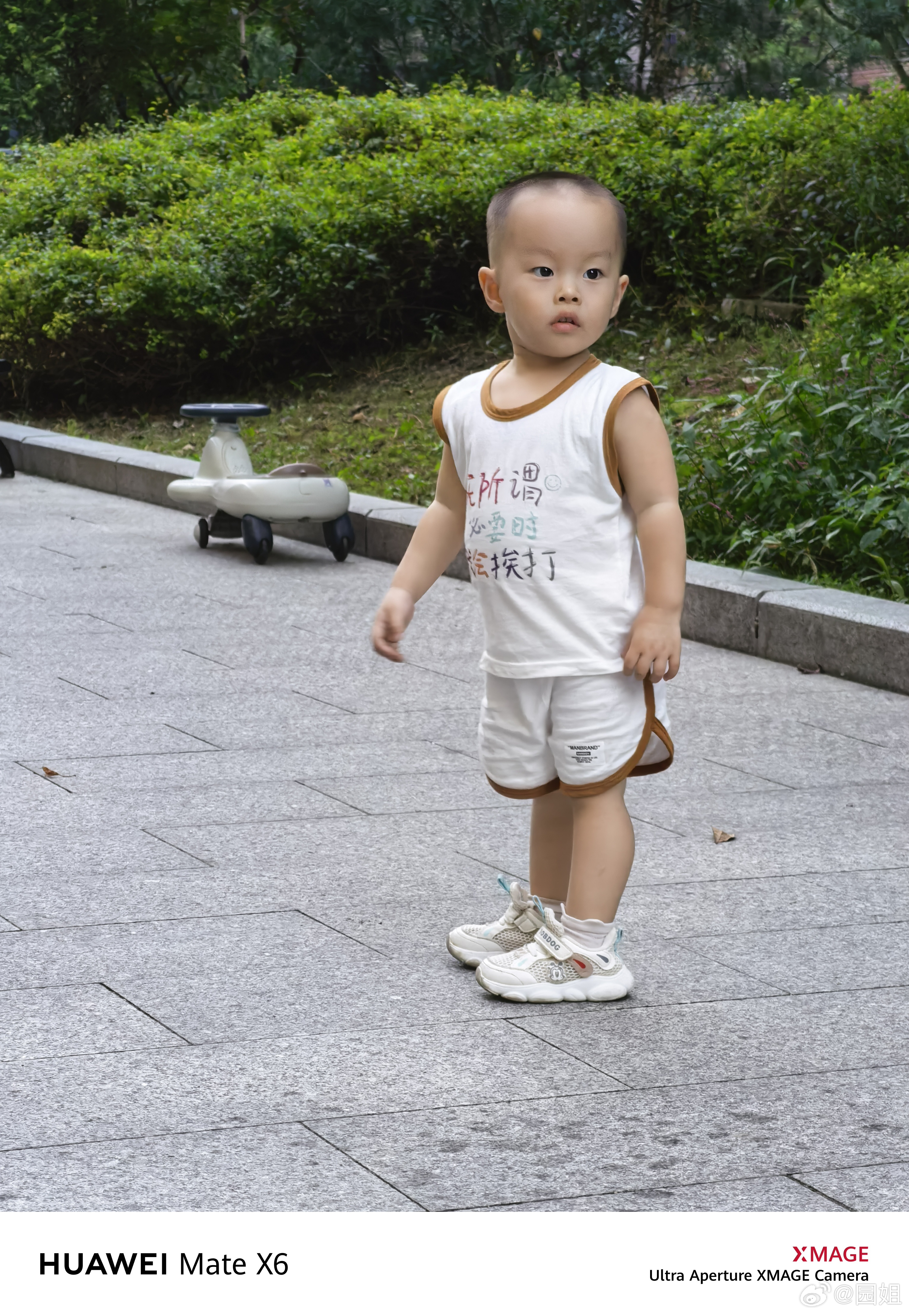 我无所谓，必要时我会挨打[污]不知道二宝穿这个衣服去幼儿园会不会被老师打[允悲]