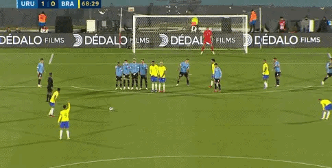 “打铁王”罗德里戈，[捂脸]赶紧向前辈保利尼奥请教下，问问他当年是如何轰门，直接