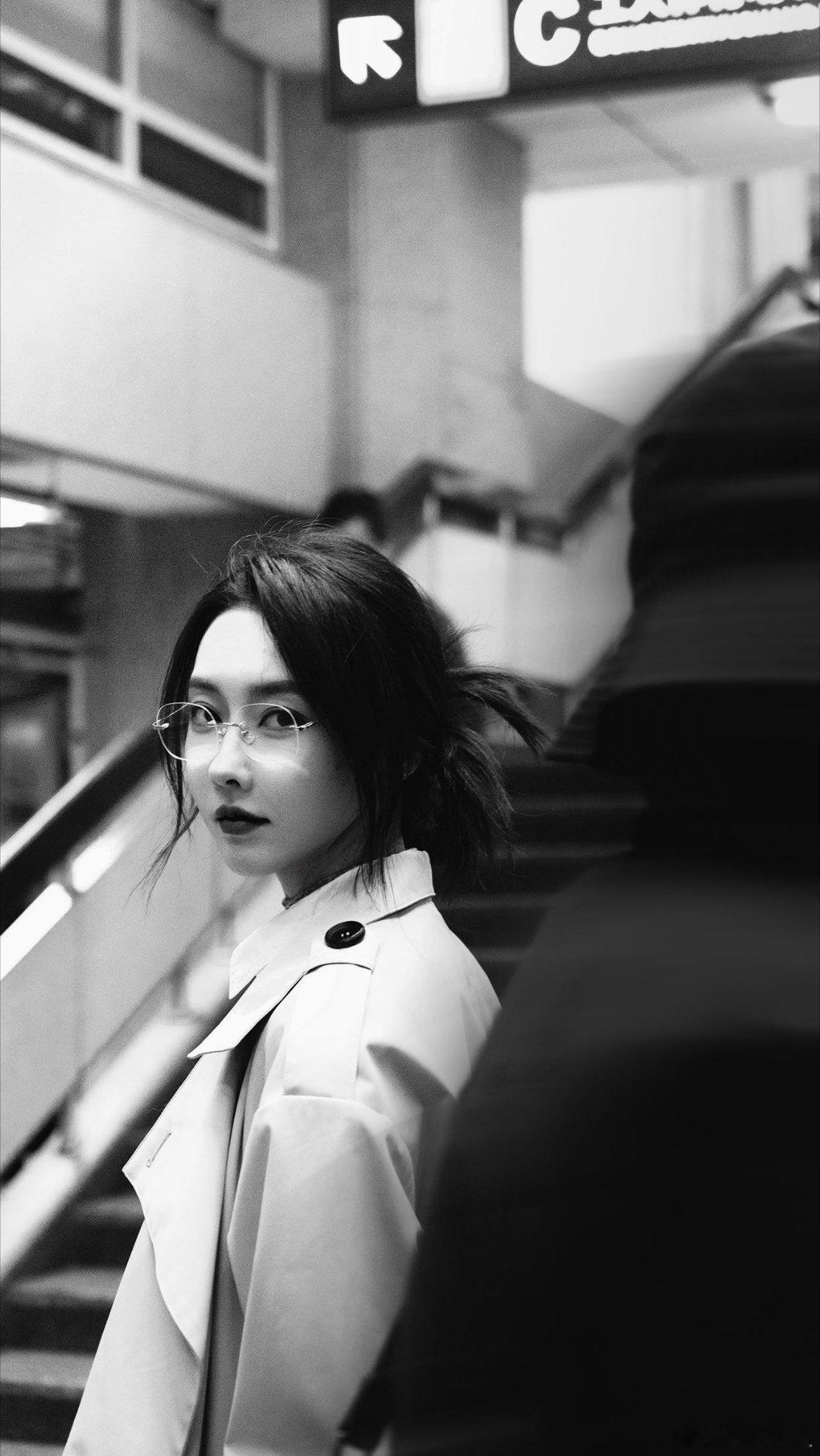 宣璐好上头的白切黑女主宣璐新剧白切黑女主杀 疯了！表面是犀利沉稳的公关记者，暗地