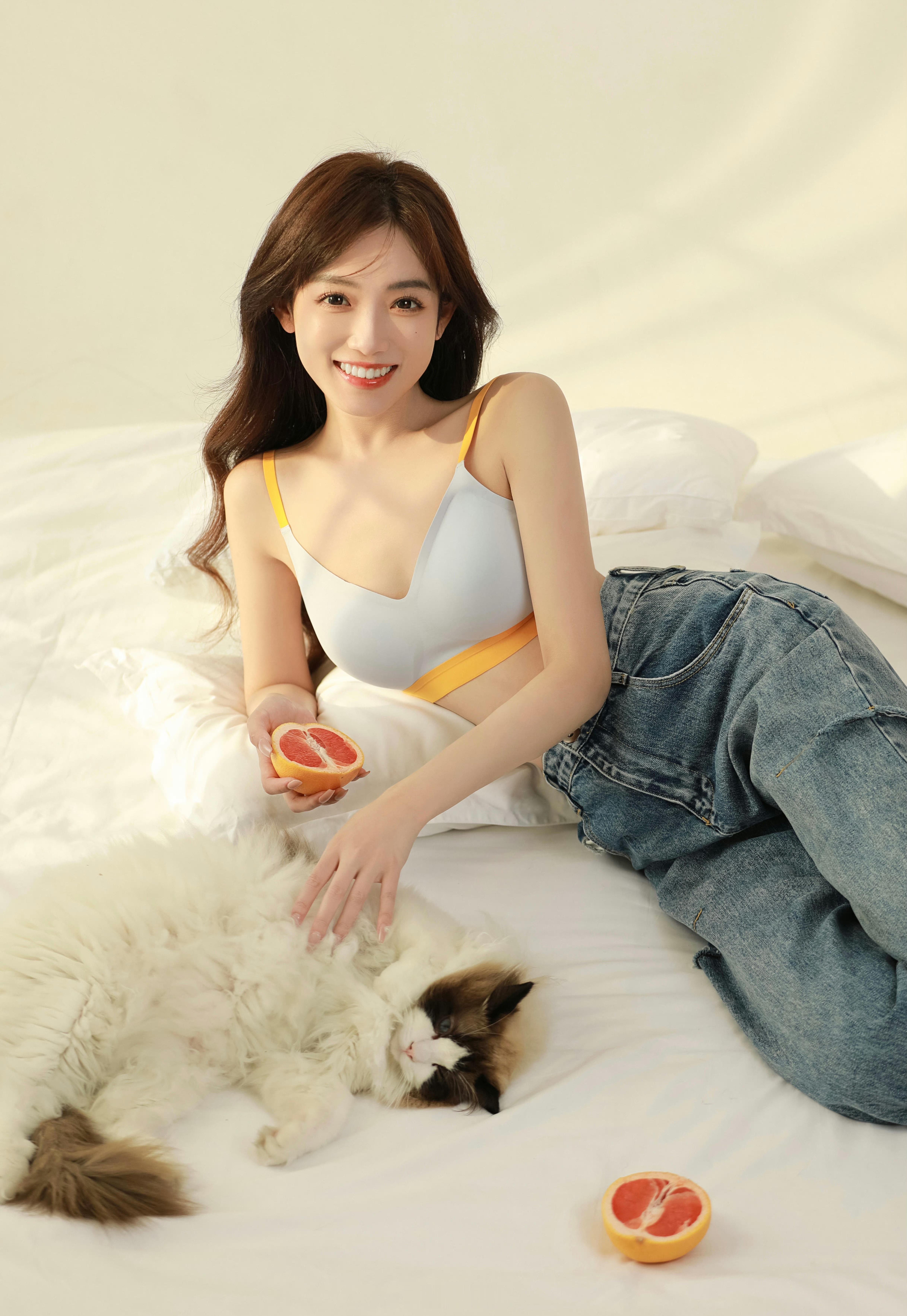 小姐姐的慵懒午后和猫治愈时刻 ​​​