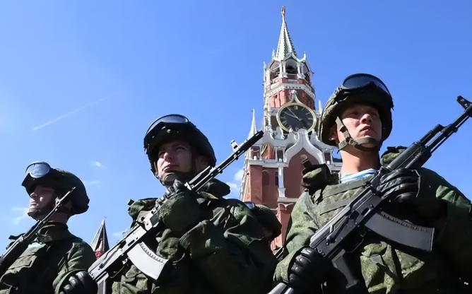 这才是真正的战争！捧上神坛的“星链”，被俄罗斯军队狠狠地扯了下来。美国人引以为傲