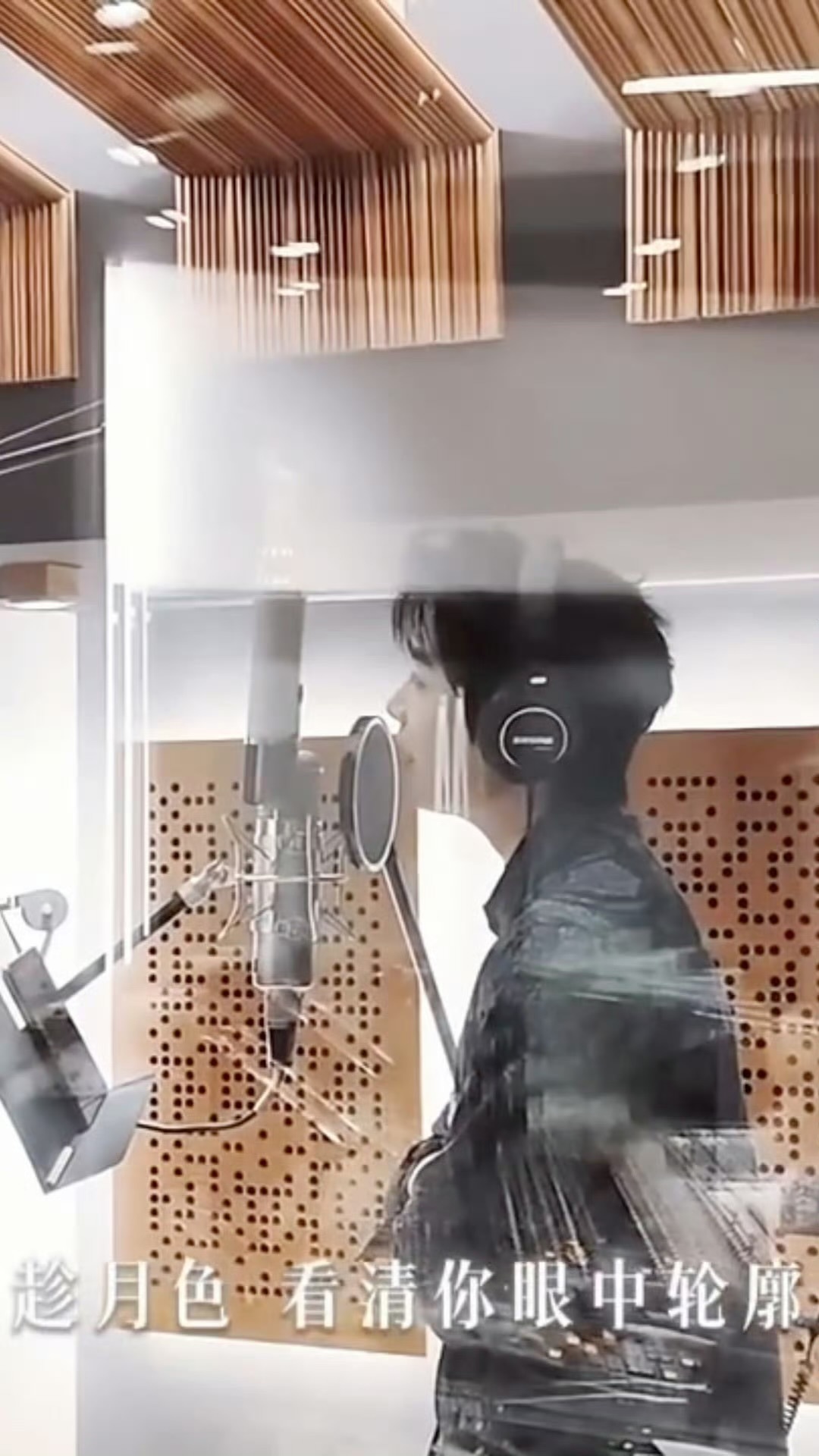 丁禹兮献唱山河枕ost山河枕风雪同舟MV上线 这首歌的歌词真的特别贴合丁禹兮的那