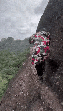 大妈这个职业是不是属于高危职业？我看着都头晕，恐高症肯定干不了！