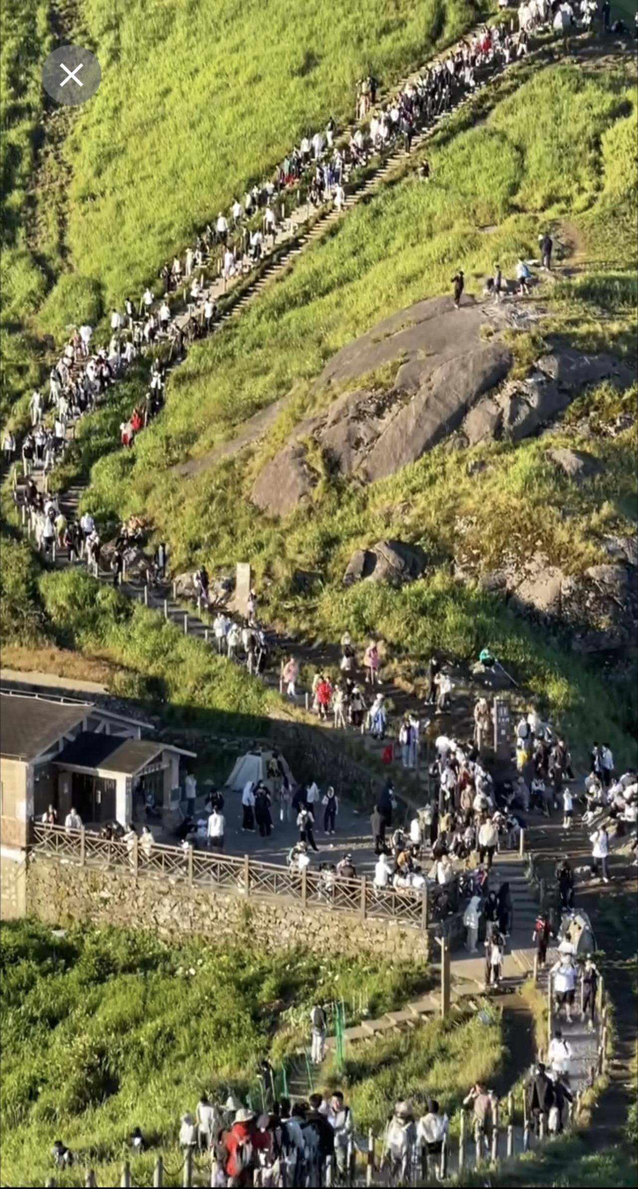 没有开玩笑[呲牙]中国人口14亿1亿来了武功山