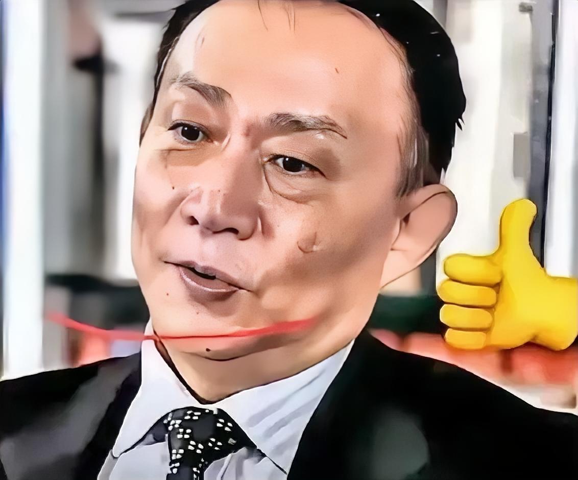 如今中国面临的最大风险，不是美国在南海搞什么航行自由，也不是芯片卡脖子，而是有人