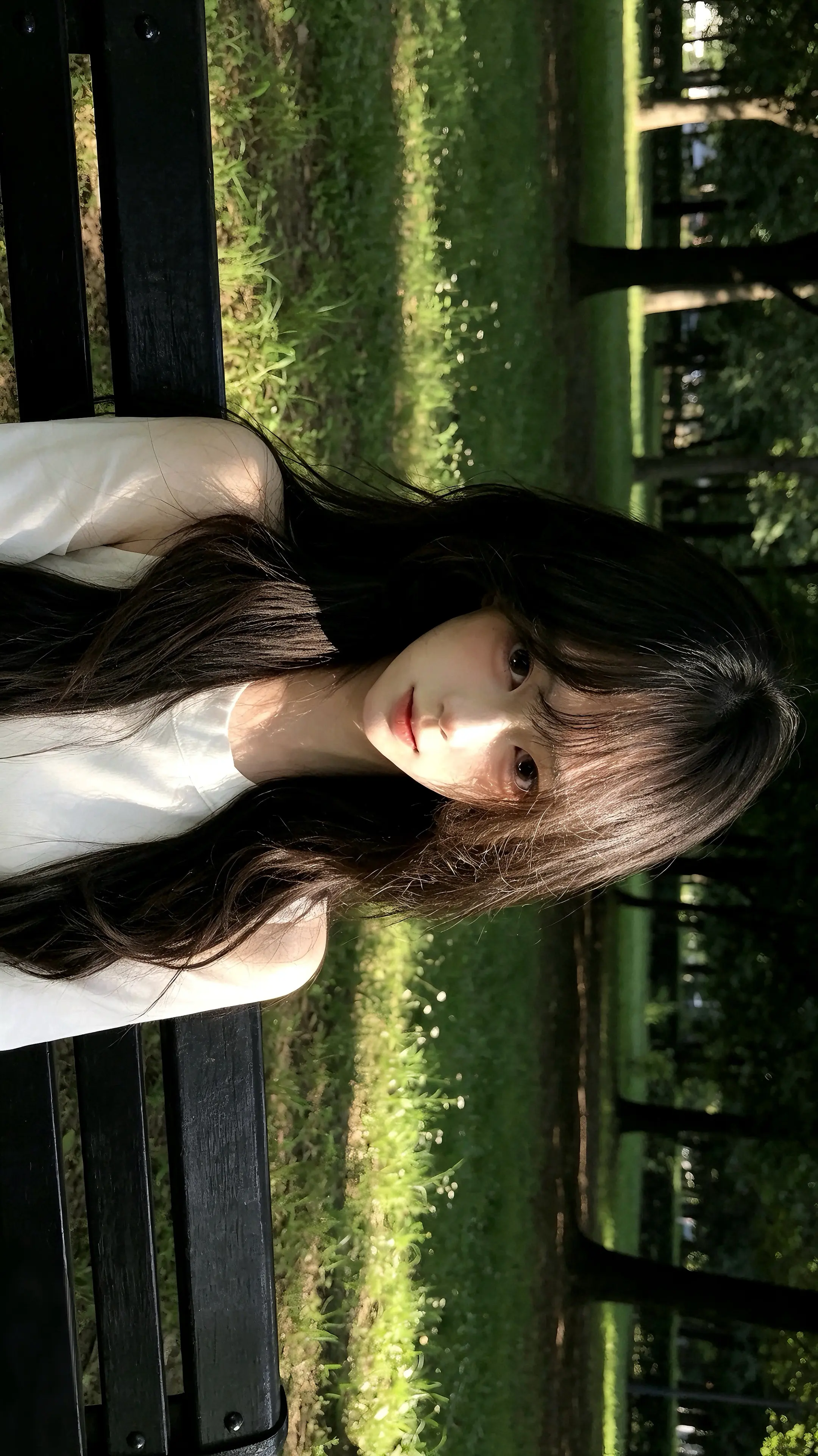 望向妳的双眸綠意盎然。