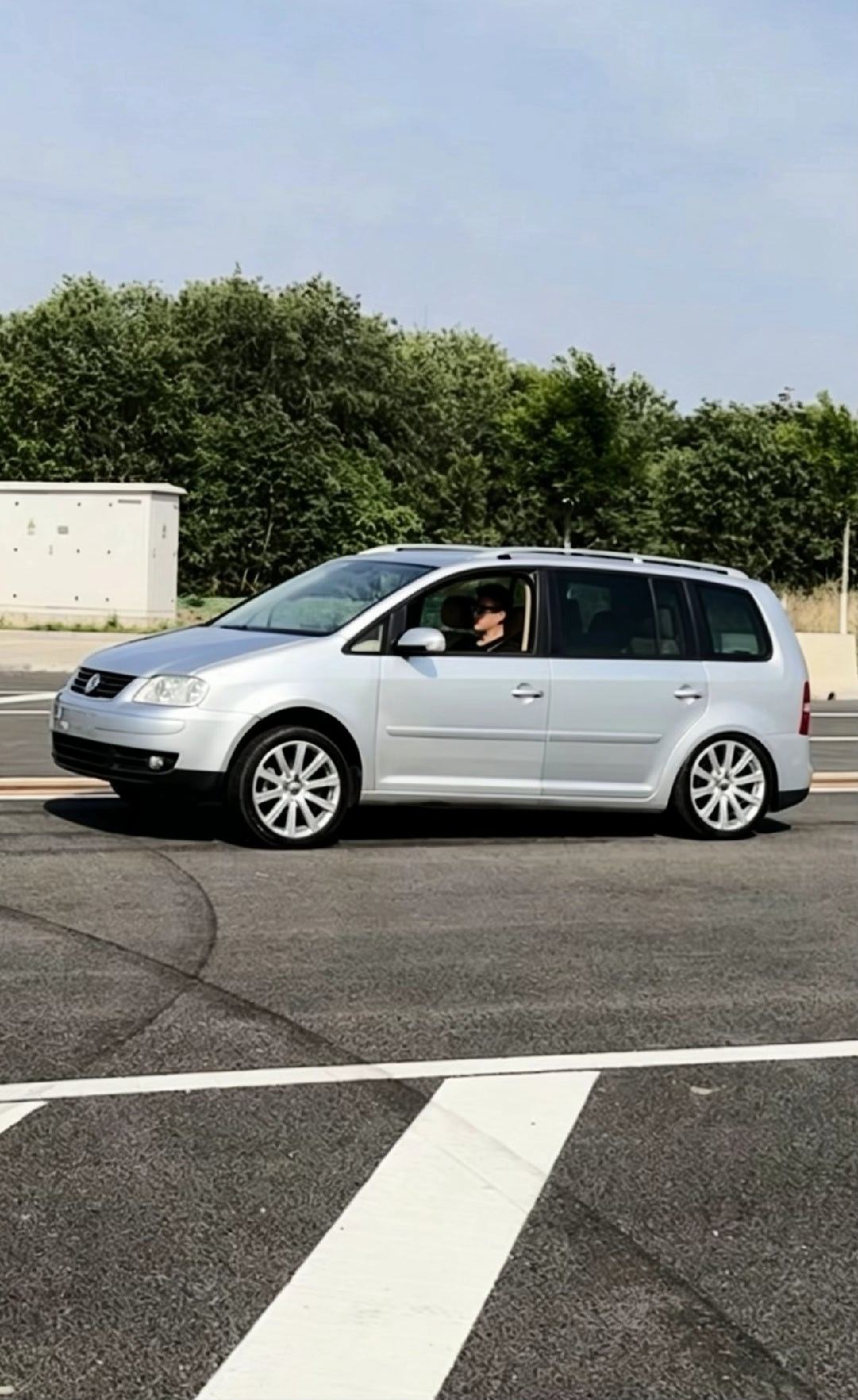 该活动活动老咕噜棒子了，车龄快30年的老车 加速3秒出头