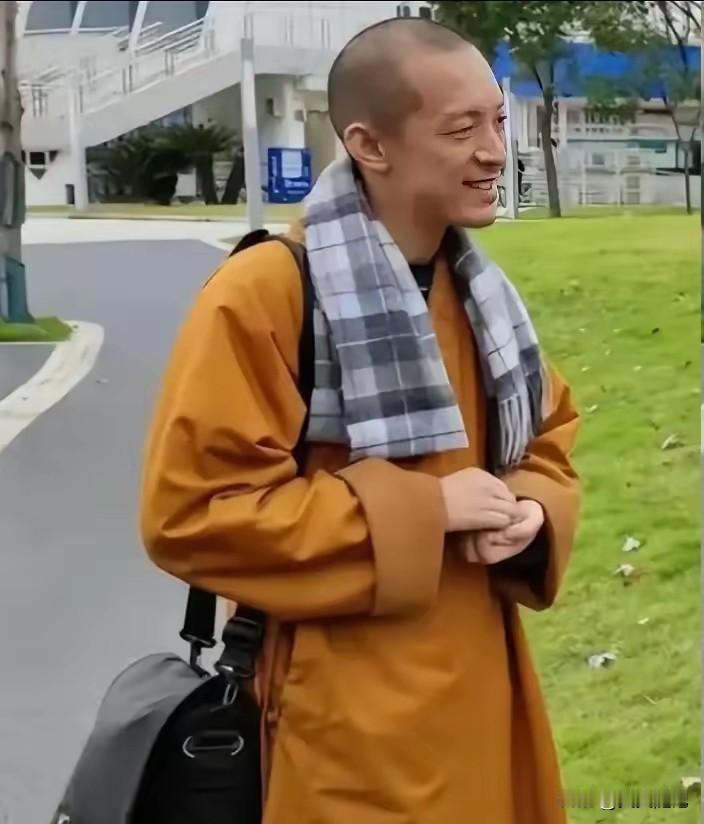 北大天才出家12年后还俗，就带回一句话

讲真，这事听完我愣了半天。

柳智宇你