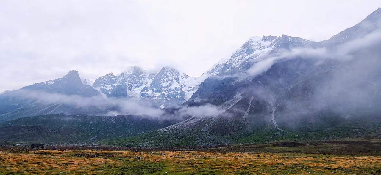 西藏吉隆沟重装穿越，历时4天，顺利出山。
没有走不完的坎坎坷坷，没有爬不完的起起