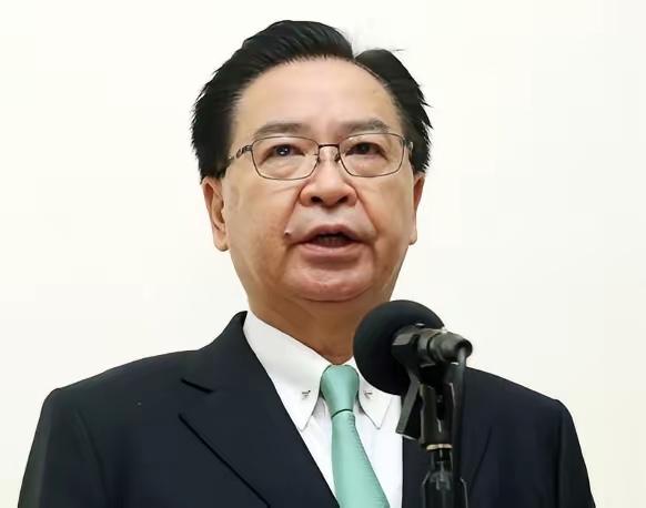 赖清德、吴钊燮等"台独"分子被大陆试射潜射洲际导弹吓到腿软，美国小弟们集体破防。