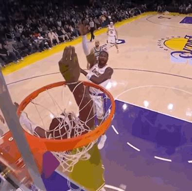 难怪雷迪克抱怨，这手都把网戳破了