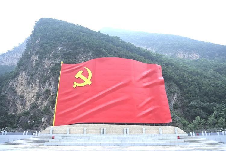 一百零五载波澜壮阔，自1921年嘉兴南湖红船起航，党怀揣“为中国人民谋幸福，为中