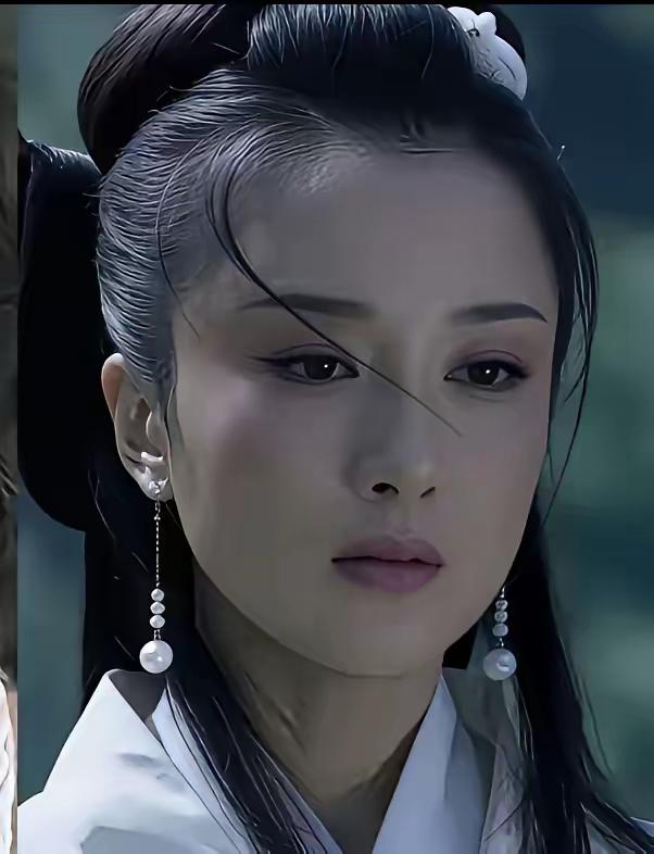 这位演员你们眼熟吗？
演过不少口碑出众的经典好剧
在《知否？应是绿肥红瘦》里头演
