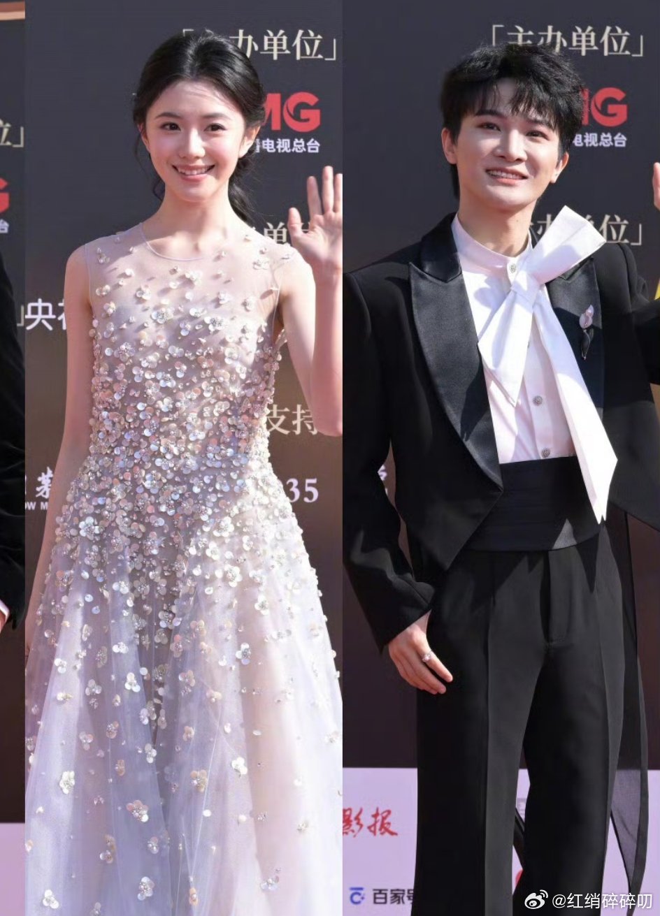 第一次发现他俩长这么像