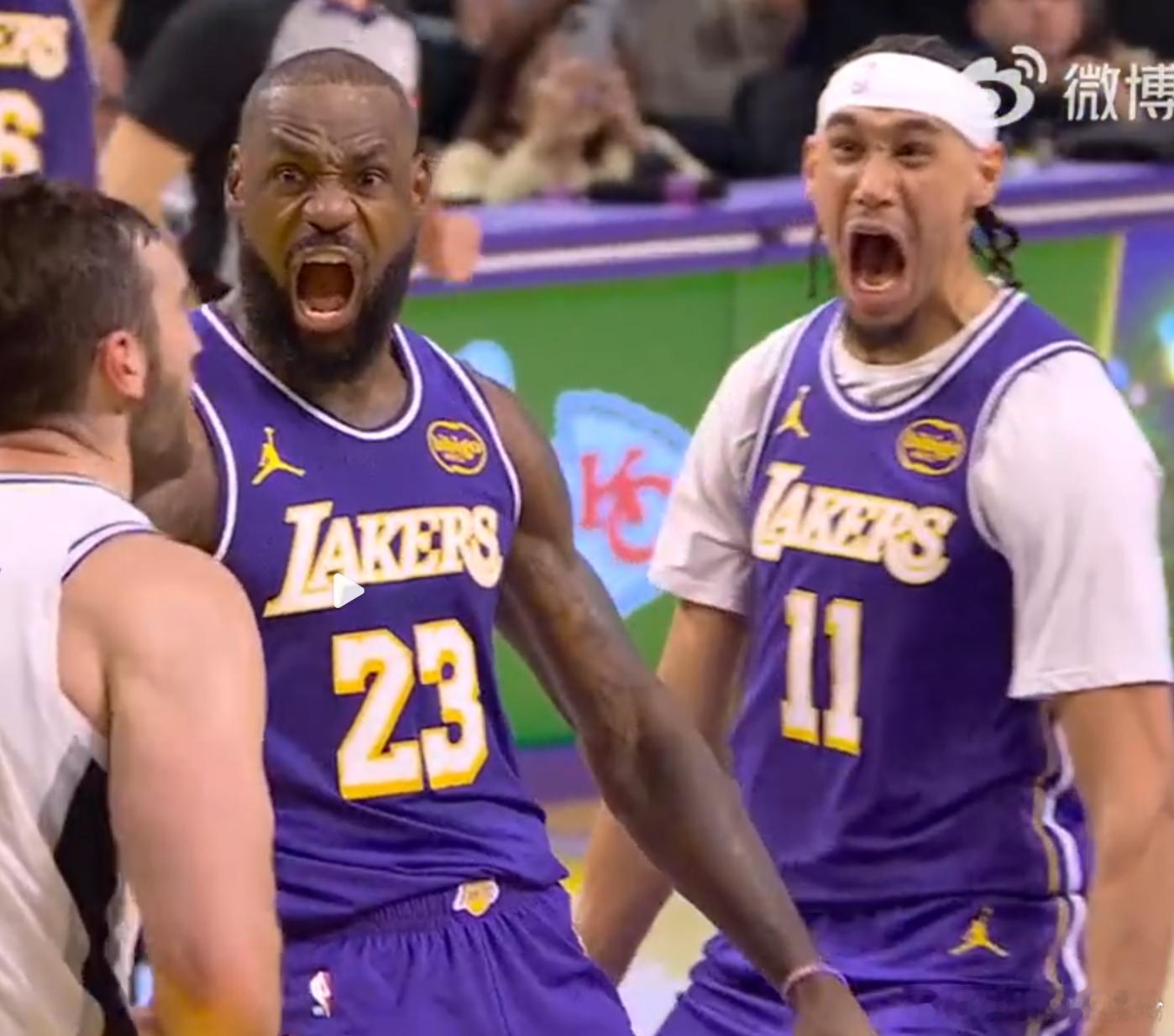 哈哈哈，老詹隔扣之后正好截到一张表情，确实许久不见这样的场面了，值得细品一下~以