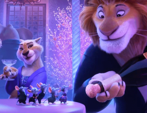 疯狂动物城各种利用体型的点都好萌…小老鼠还会在狮子开香槟的时候乖乖排队 体验海盗