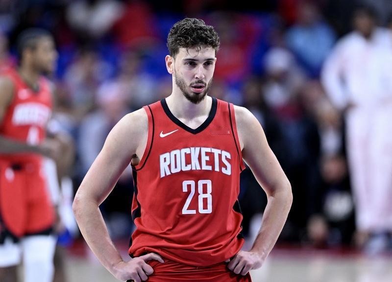 你看好申京未来的发展吗 我挺看好申京未来发展的。知名经纪人里奇·保罗就很看好他，