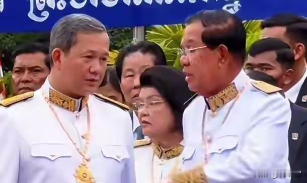 洪玛奈西点军校出来的都顶不住泰国的碾压式进攻，不过，洪森他还是有 B 计划，他先