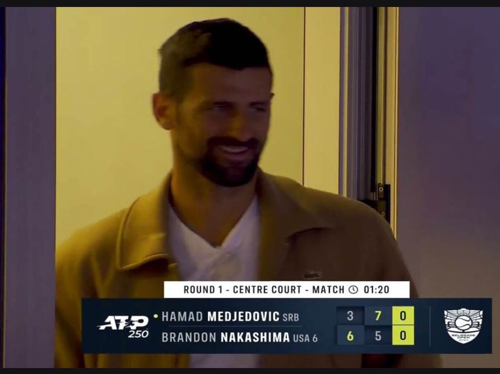 德约科维奇结束马尔代夫的度假，回到欧洲。昨天在贝尔格莱德见证了梅德杰多维奇逆转中