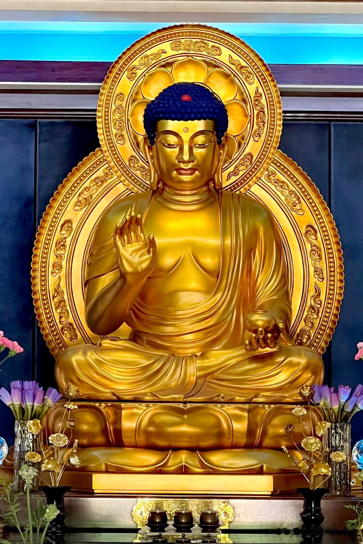 一佛坐莲台，一愿渡苍生✨
药师如来，东方琉璃世界教主。
世间万般奢求，到头来最贵