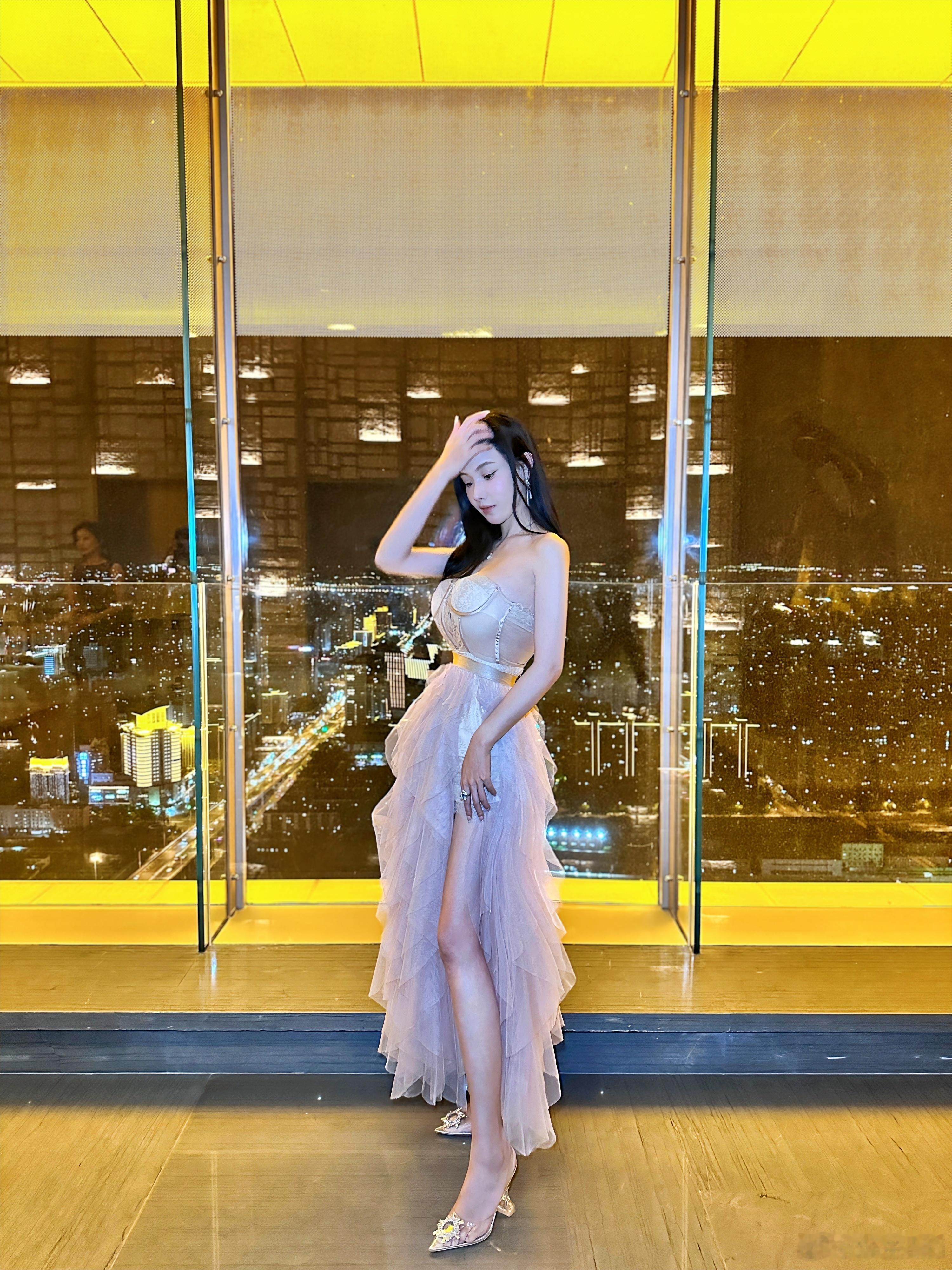 夜景很美，去有光的地方  ​​​