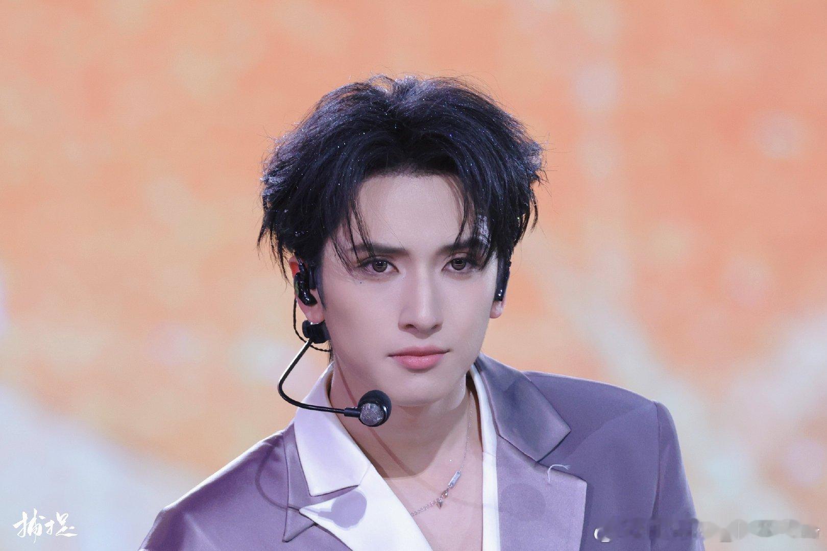 yhxyhx少年就应该是被光照耀的样子