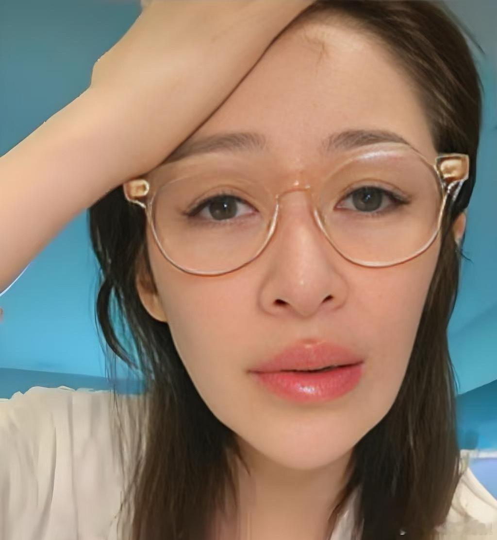 这居然是萧亚轩 这姐是怎么了？[裂开] 