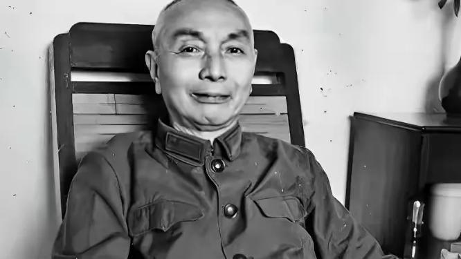 1997年，曾潜伏在蒋介石身边18年的郭汝瑰被一辆失控的卡车撞倒，经抢救无效不幸