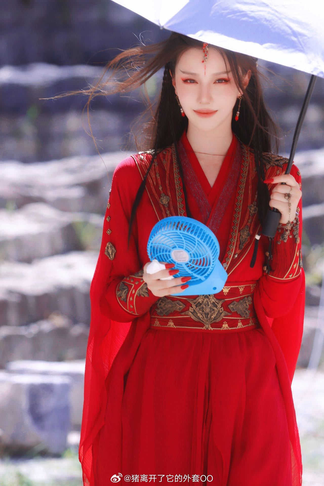 王鹤润变化从《莲花楼》中的“角姐”一角开始，便被的演技深深吸引。她将反派角色演绎