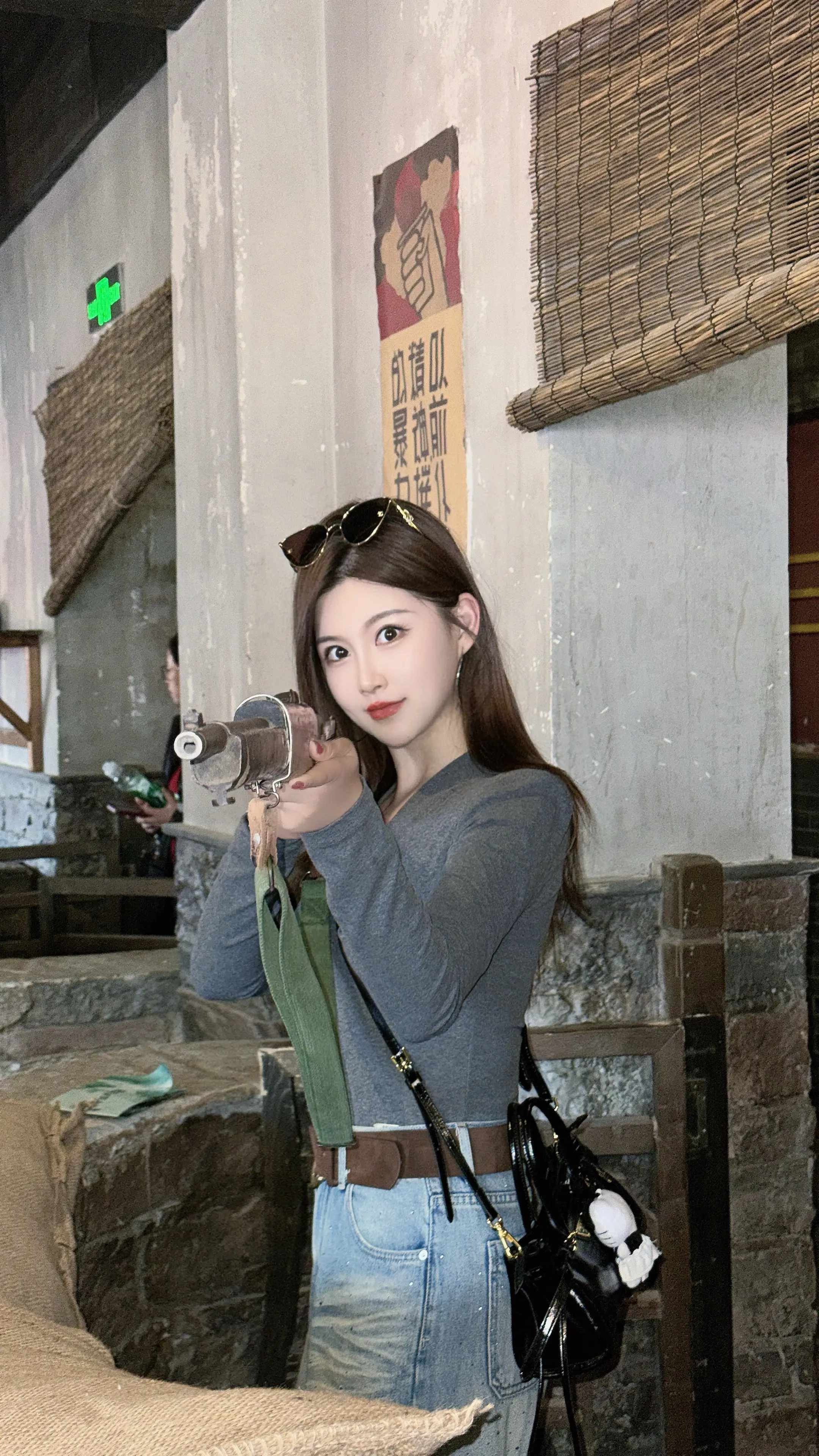 气质这个东西 你不用说话  它自然就会帮你开口