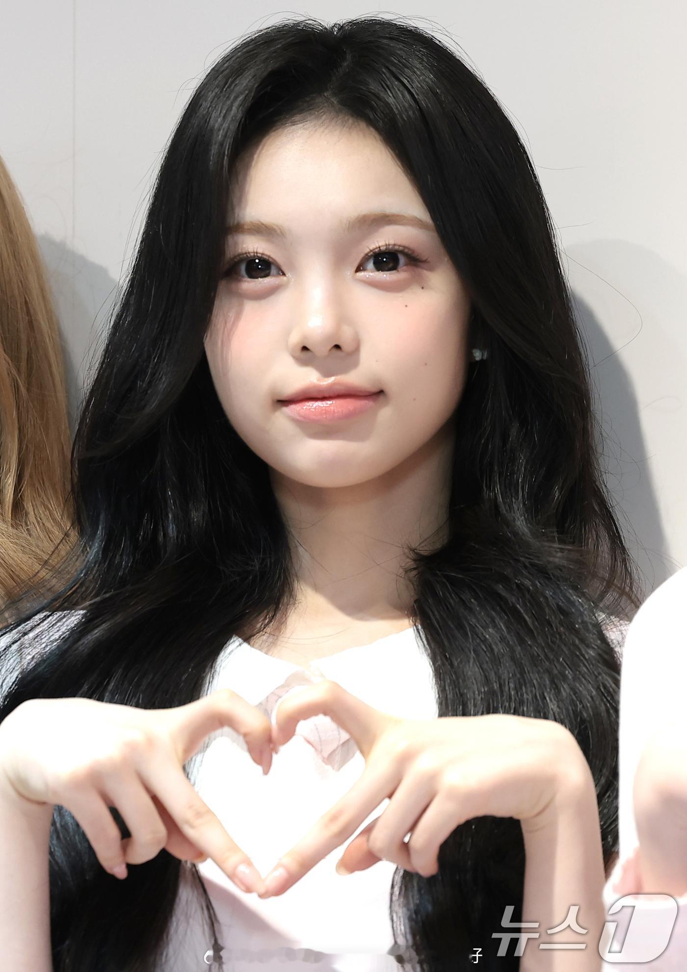 Hearts2Hearts组合JIWOO、CARMEN、YUHA、STELLA、