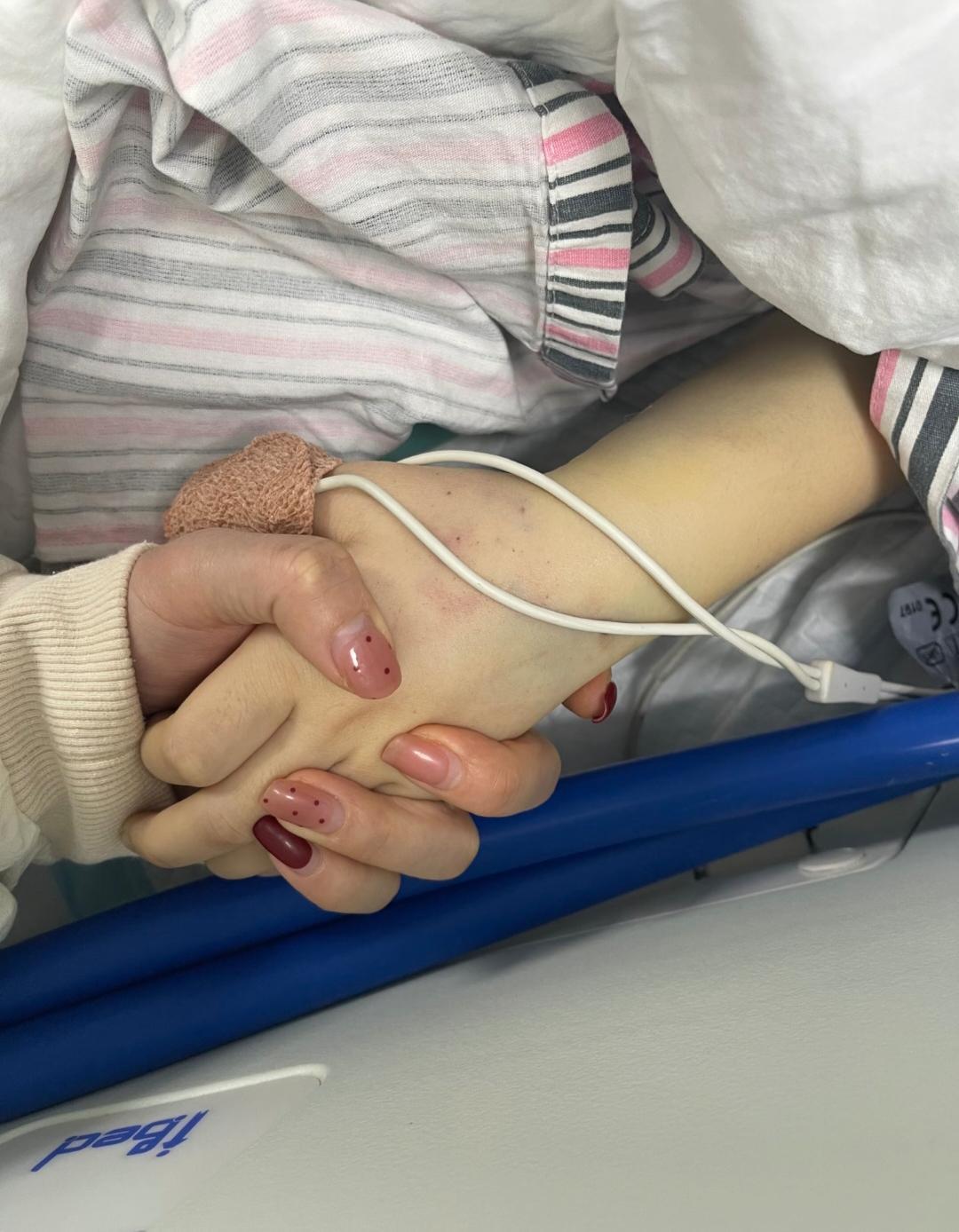 念吾女
叫了18年了，以后妈妈再也听不到了!
昨晚回到家，才知道邻居女儿发生了车