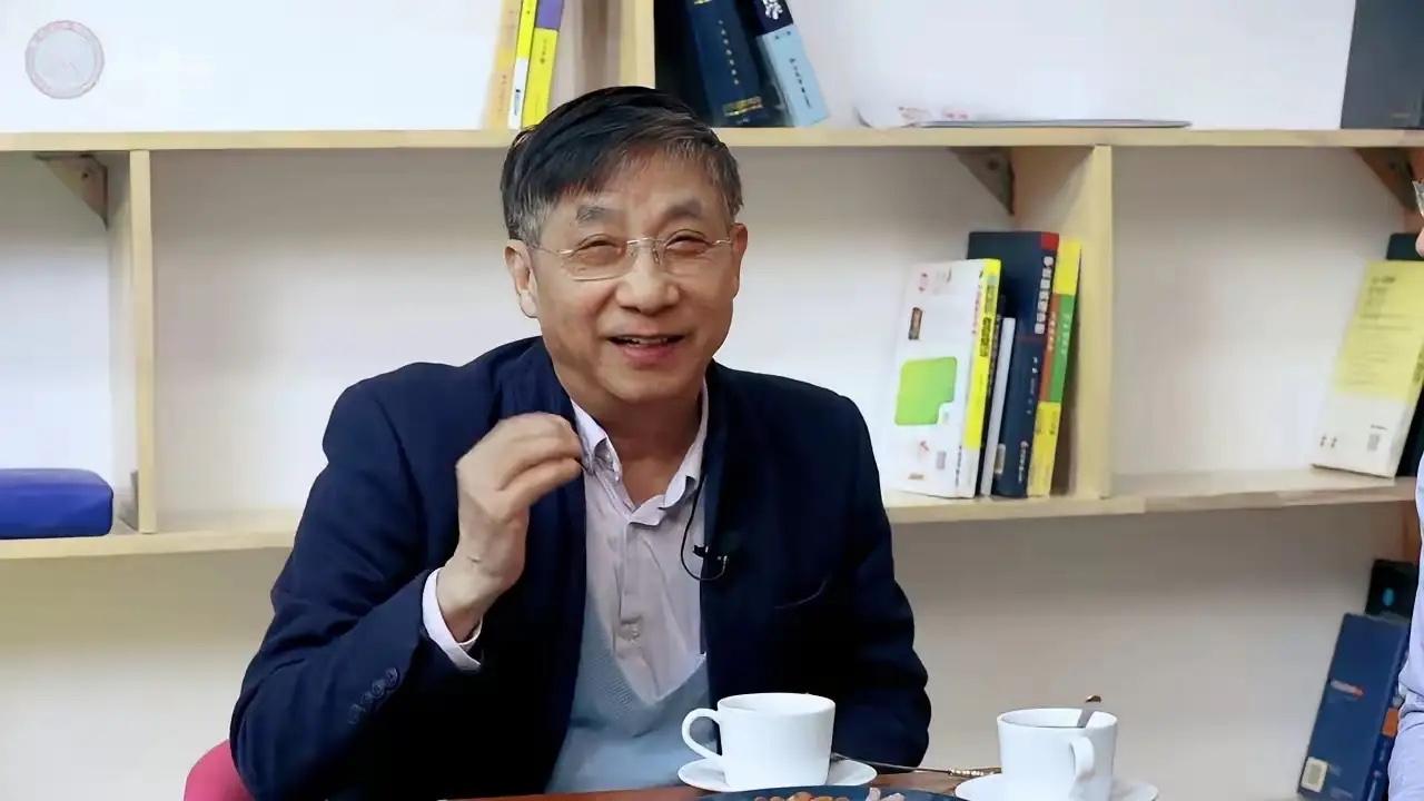 纪小龙劝年轻人多生娃遭群嘲，话有初衷，却没读懂当代年轻人的难

“年轻人赶快生娃