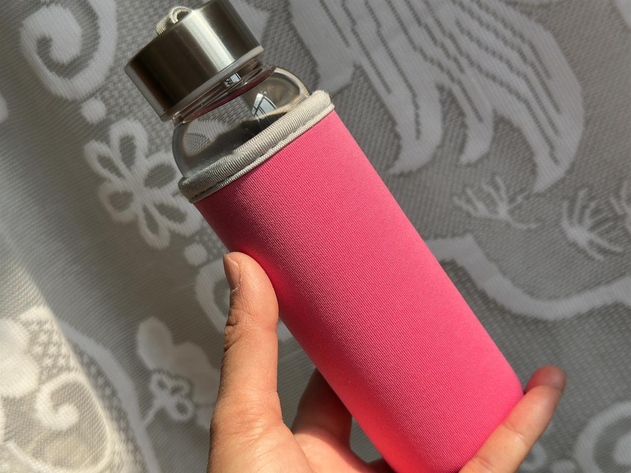 拎着这样一瓶酒，谷烧，这一瓶半斤¥5，行走在街道上，千万别以为我是酒鬼哦！

早