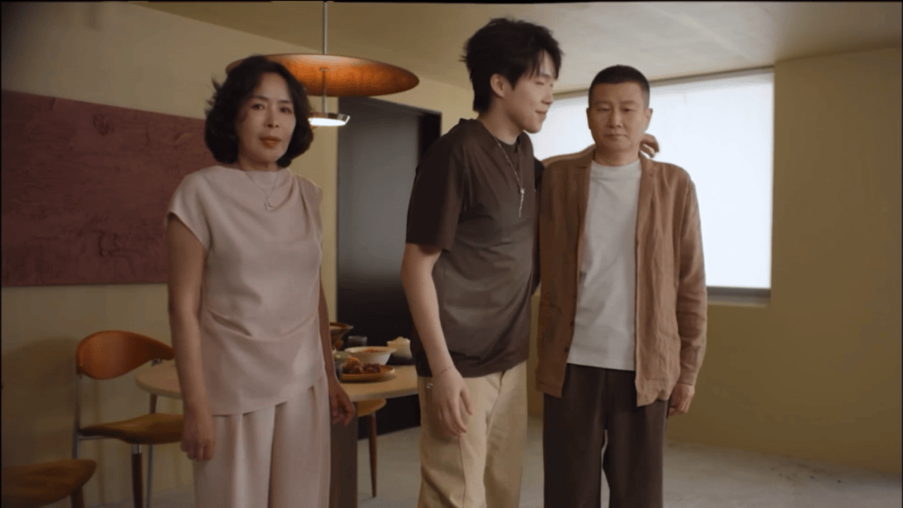 麒麟 王楚钦原来赛场上敢打敢拼的“大头”，在家人身边也是会被好好疼爱的小孩，这样