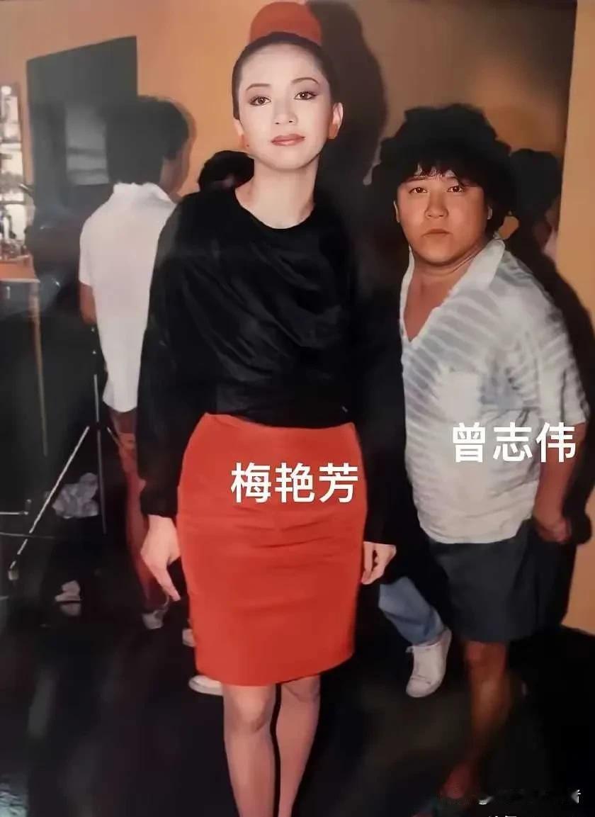 每次看到这张照片都很感慨，人生如梦，梅艳芳一个多么努力的女人，可惜命运不济，大好