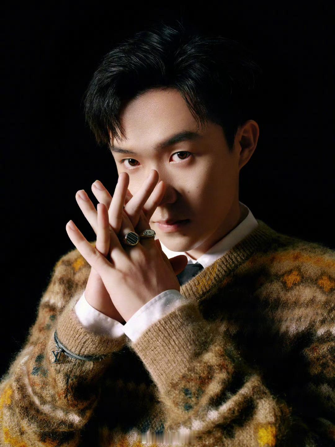 帅帅的哥哥，时尚感拉满的大头[努力] ​​​