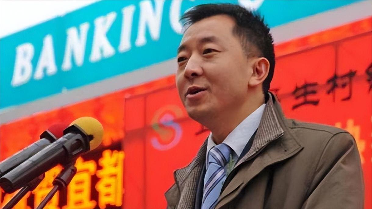 教育界巨头俞敏洪在社交平台宣布一则重磅消息：新东方集团正式邀请公益人士陈行甲出任