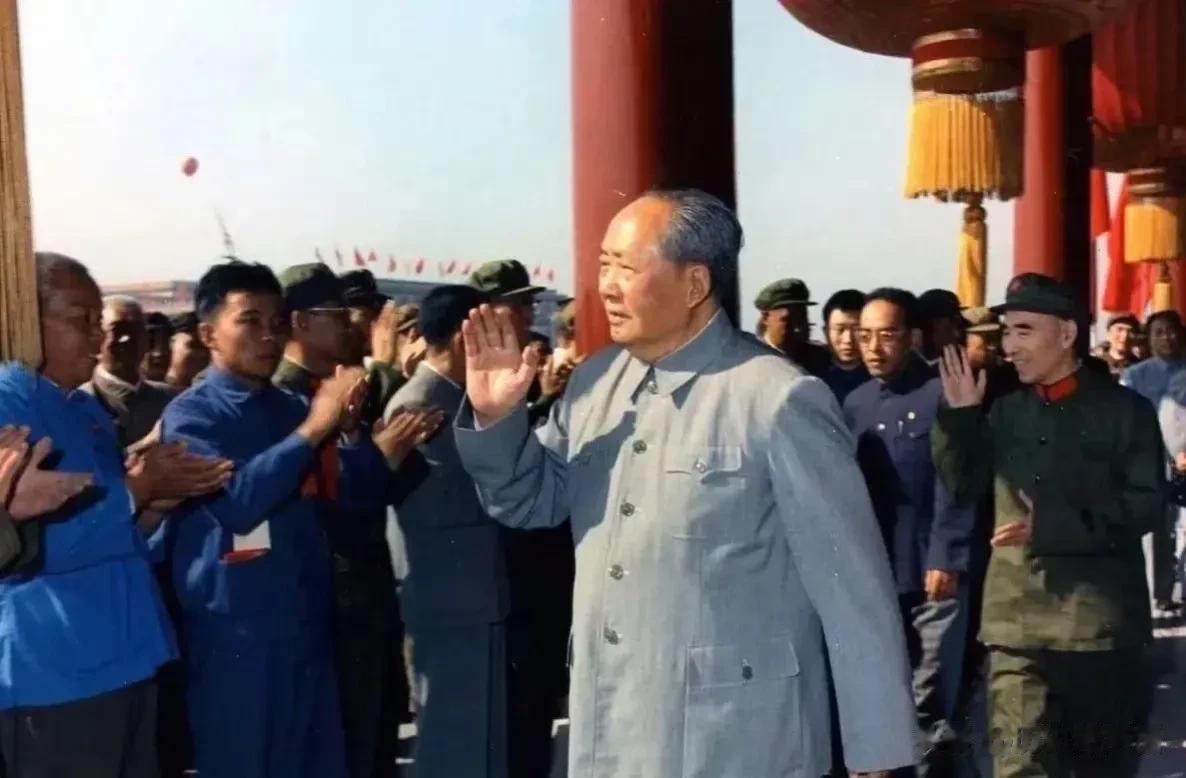 1957年，毛主席在《一九五七年夏季的形势》这篇文章中，描述了他心目中的，社会主