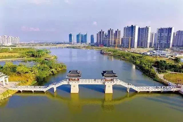 跳出情感偏见，理性看清一座城市是否宜居

到底哪里的土地最好？哪座城市最宜居？